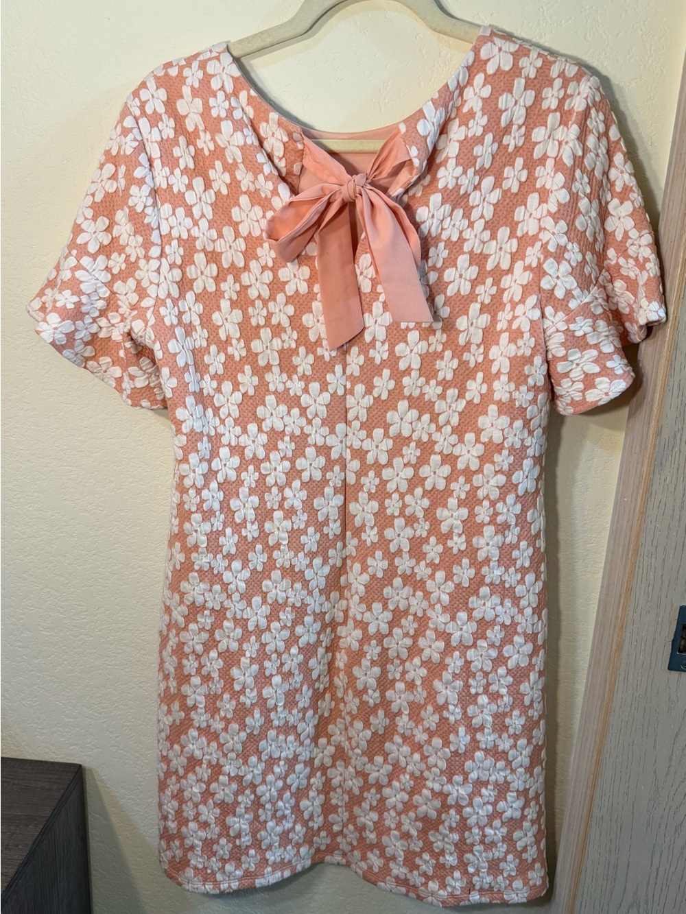 Hutch Anthropologie Peach & White Flowers dress with tie-back & ruffle sleeves M